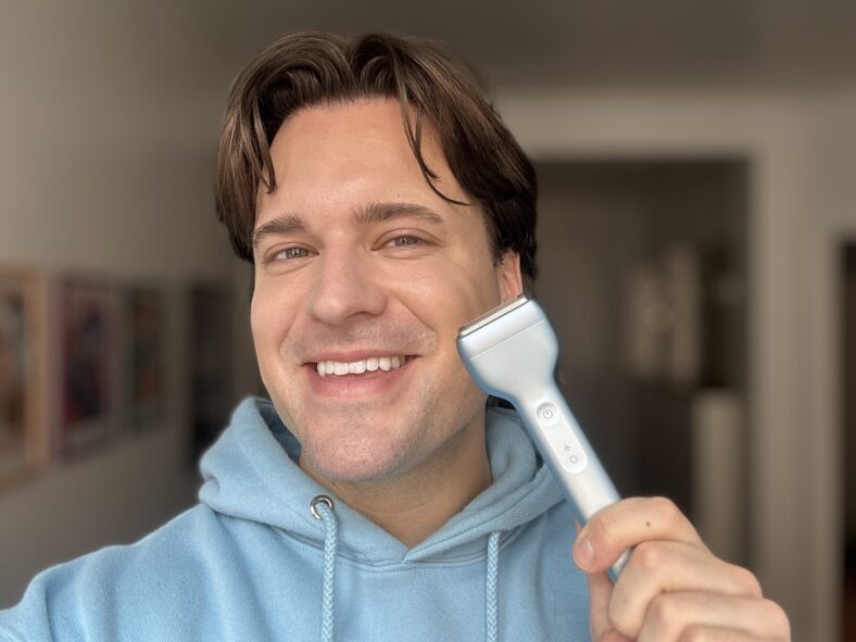 Laifen Electric Shaver Review: P3 Pro + T1 Pro (Hands-On Tested) 5 The author with Laifen T1 Electric Shaver (Adam Hurly)