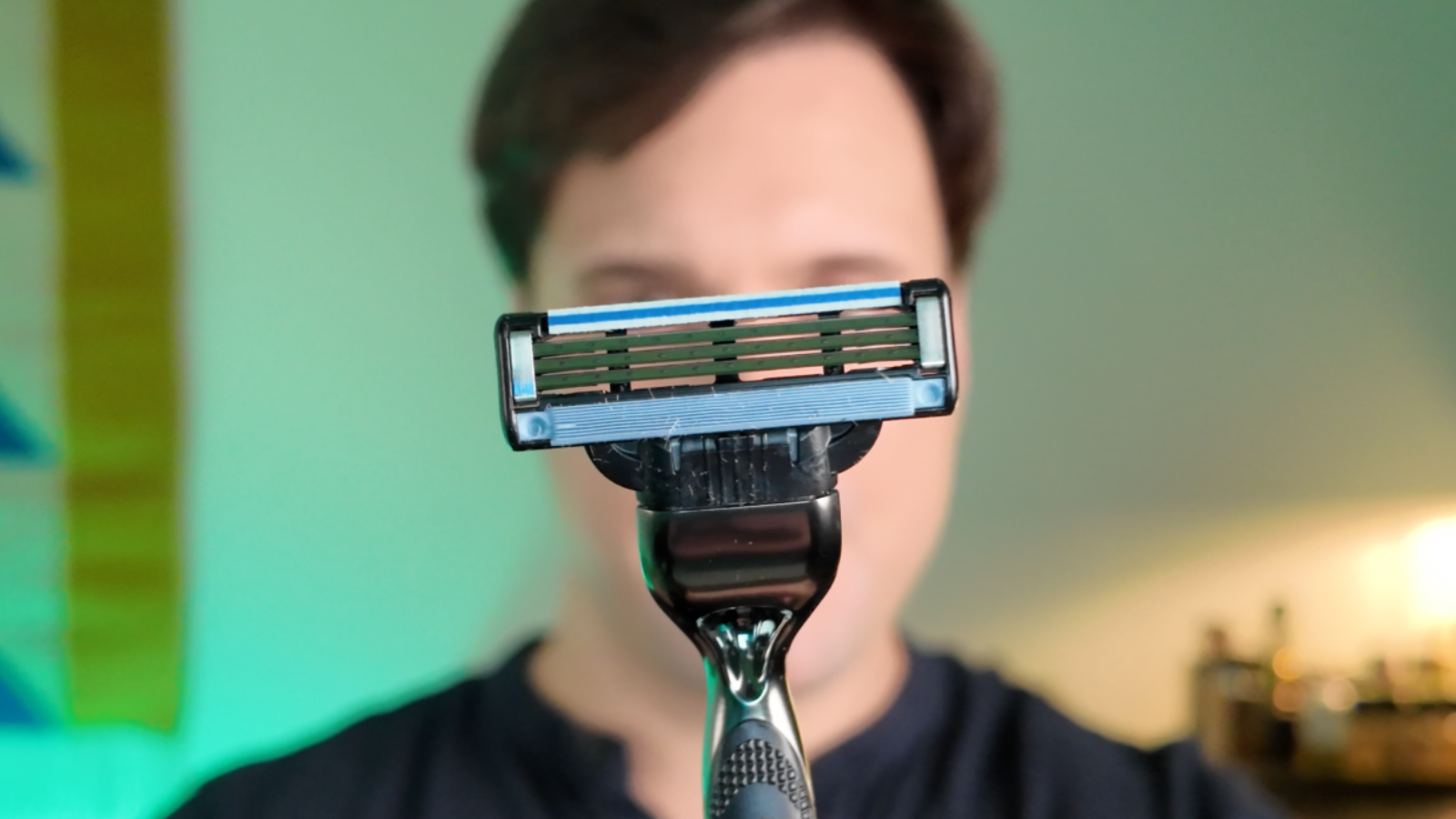 Showing the Gillette Mach3 Razor head