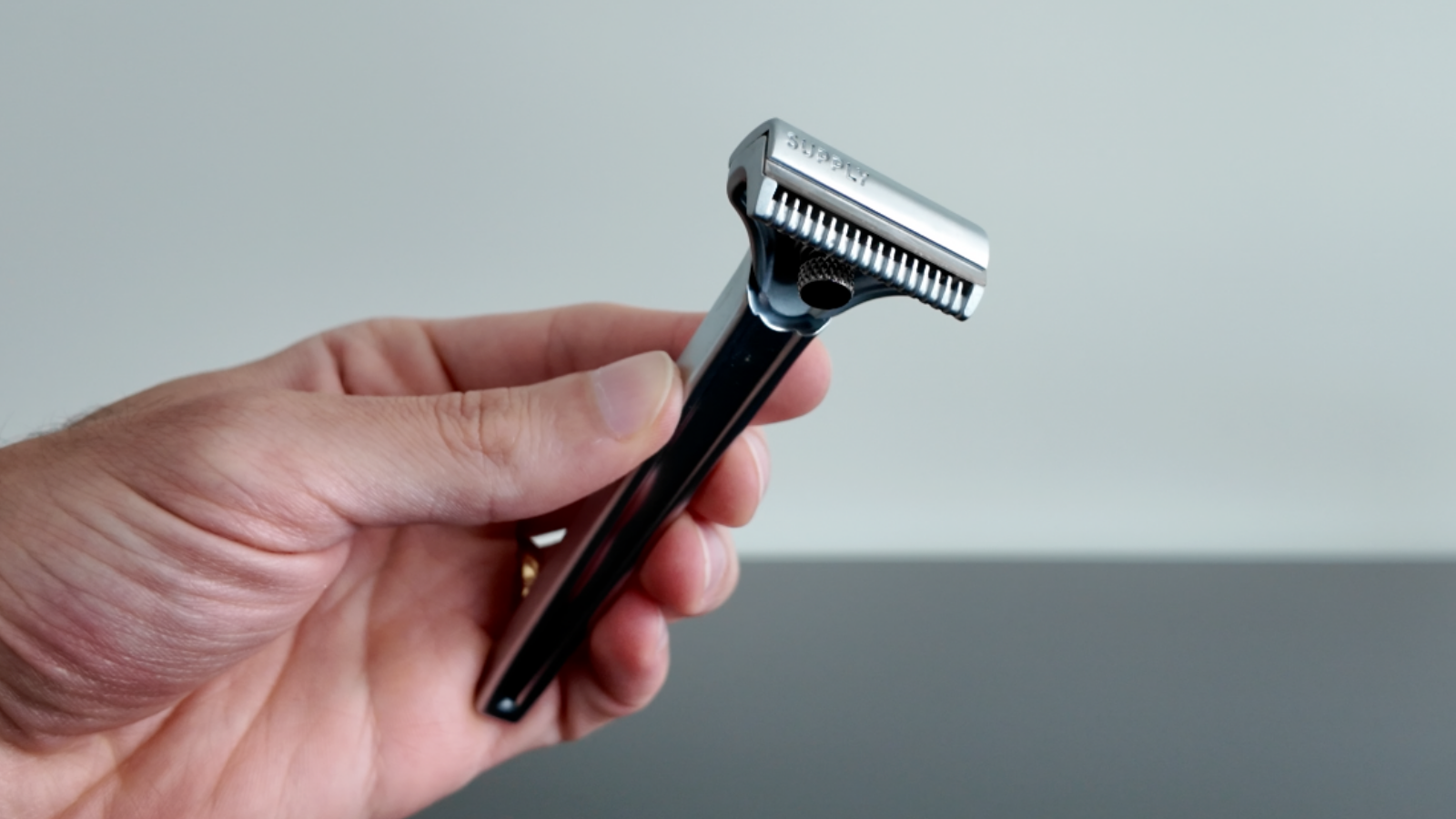 Showing the entire Supply Single Edge Razor